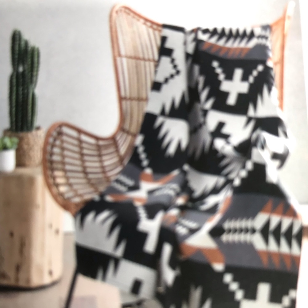 Pendleton throw Gray, Black, White Multi colored
